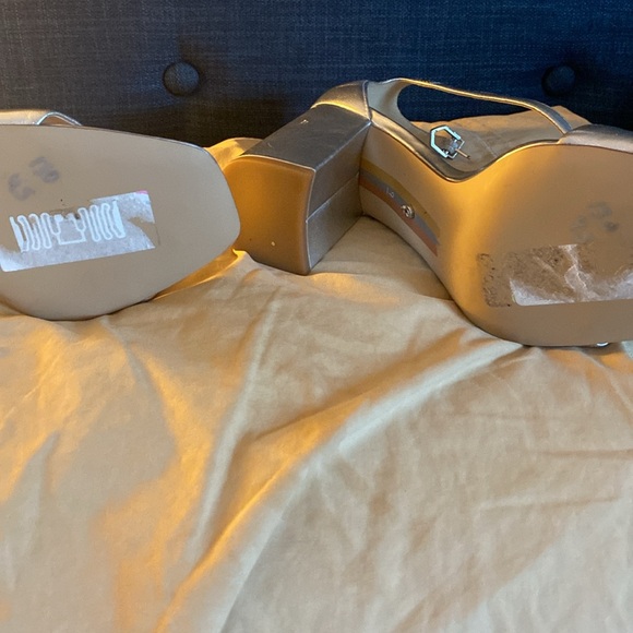 Silver dress sandals, size 9, NWT, Sam Elderman, block heel (3.5-4”) retail $120 - Picture 5 of 9